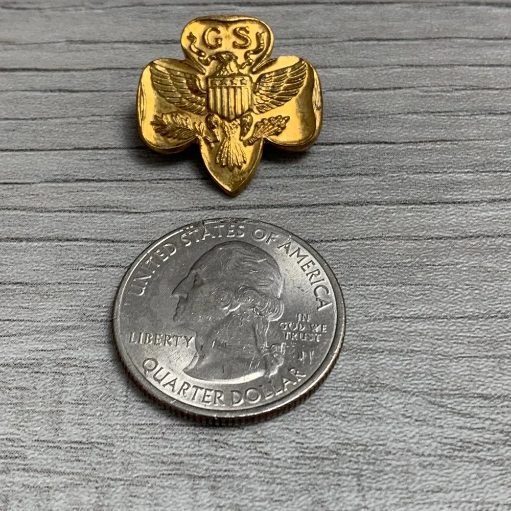 Vintage Girl Scout Trefoil Membership Pin Gold Tone Eagle Shield Insignia